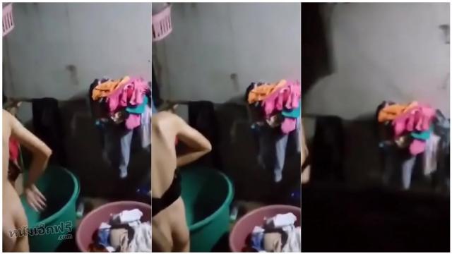 คลิปหลุดแอบถ่ายน้องเมียตอนใส่เสื้อผ้าหลังอาบน้ำ